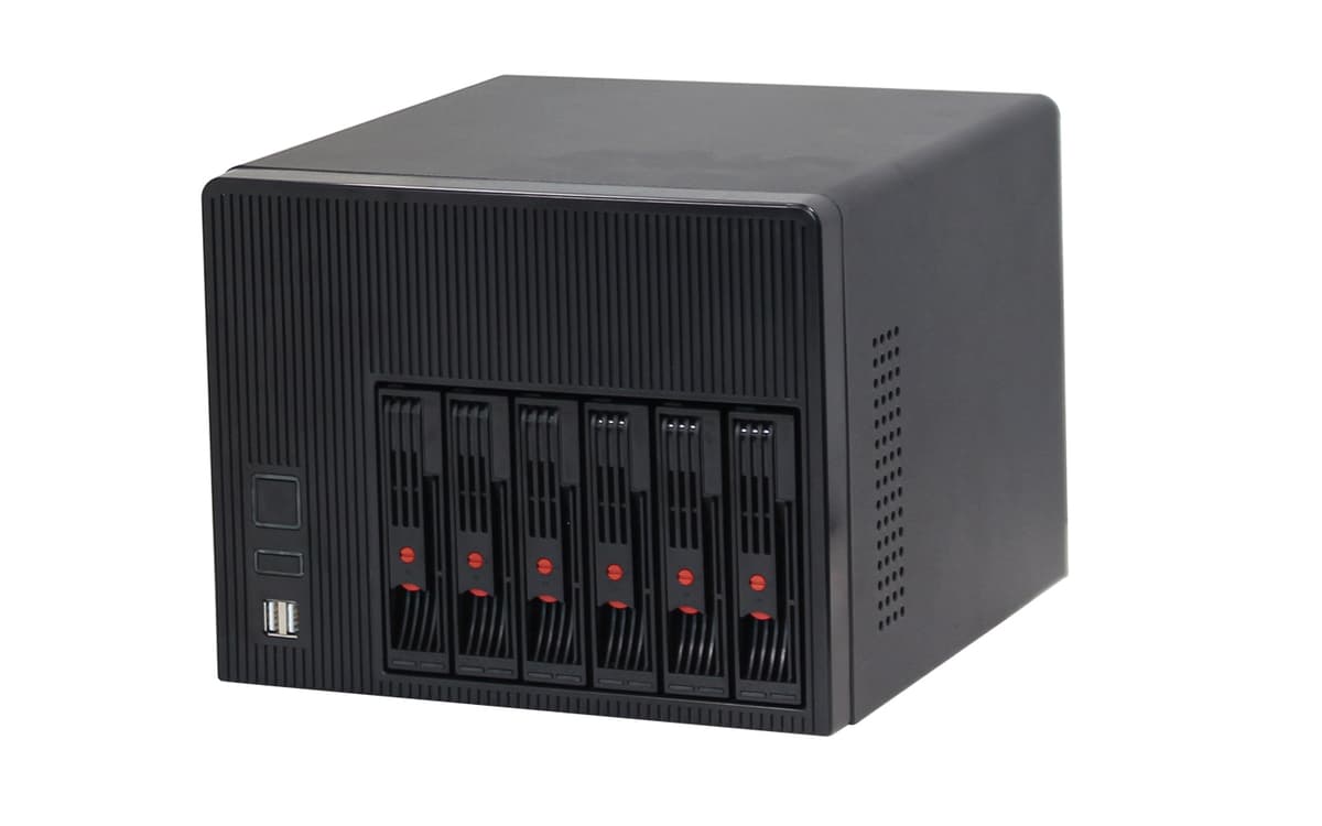 IWILL NAS-06 Storage сървърни шасита — Настолно NAS шаси с шест горещо сменяеми SATA III позиции за домашно и офис съхранение. | IWILL България