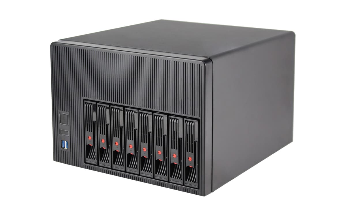 IWILL NAS-08 Storage сървърни шасита — Настолно NAS шаси с осем горещо сменяеми SATA III позиции и слотове за разширение за домашно и офис съхранение. | IWILL България